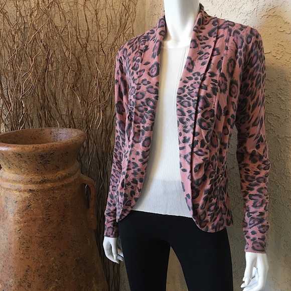 Boston Proper 🐆 Wild Blush Leopard Peplum Cardigan | Sz L - Picture 2 of 8